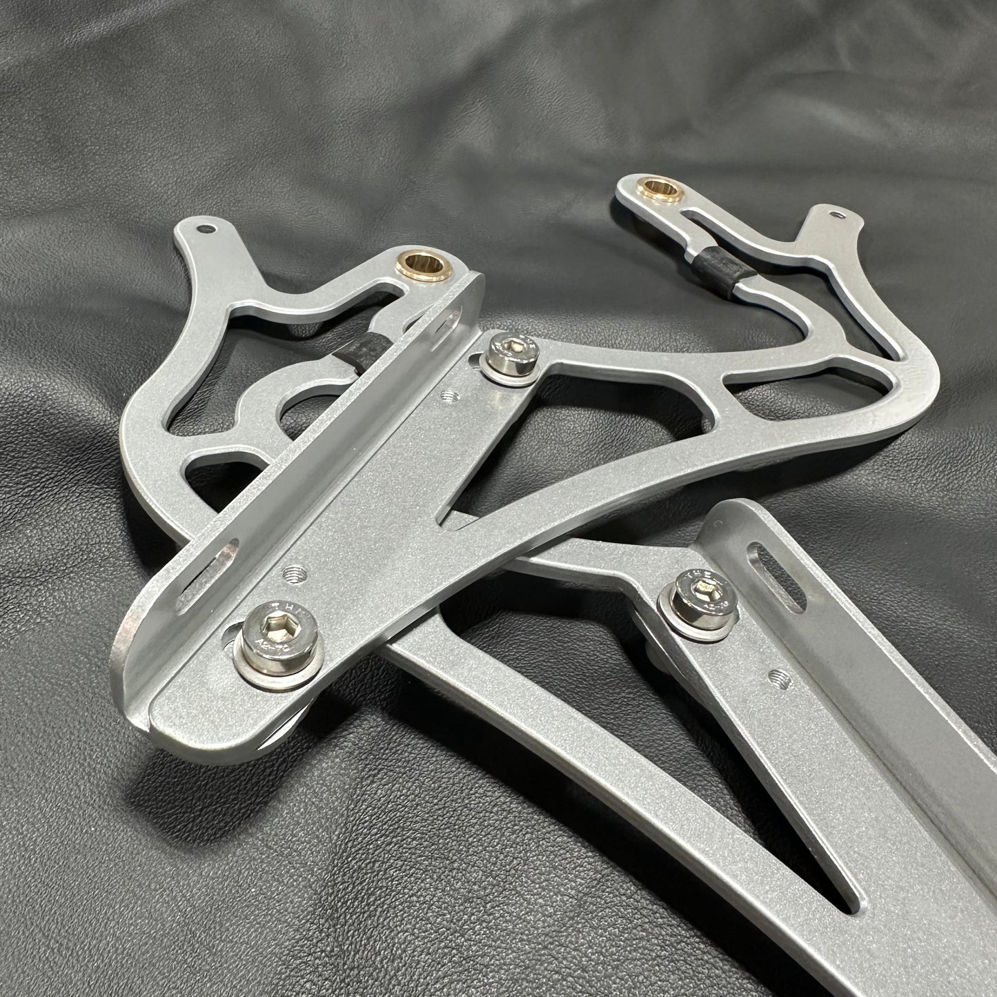 Slotted Decklid Hinges with Adjustable Quick Change Mounts