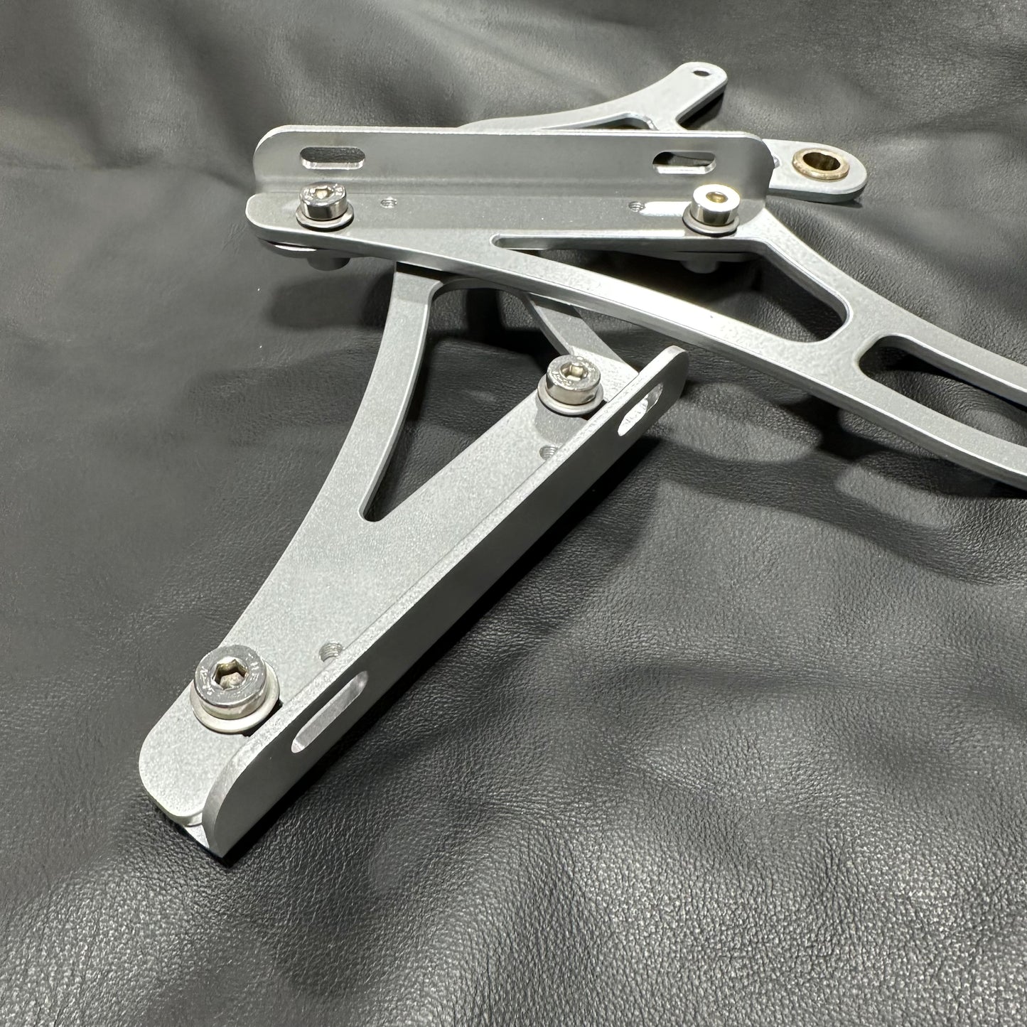 Slotted Decklid Hinges with Adjustable Quick Change Mounts