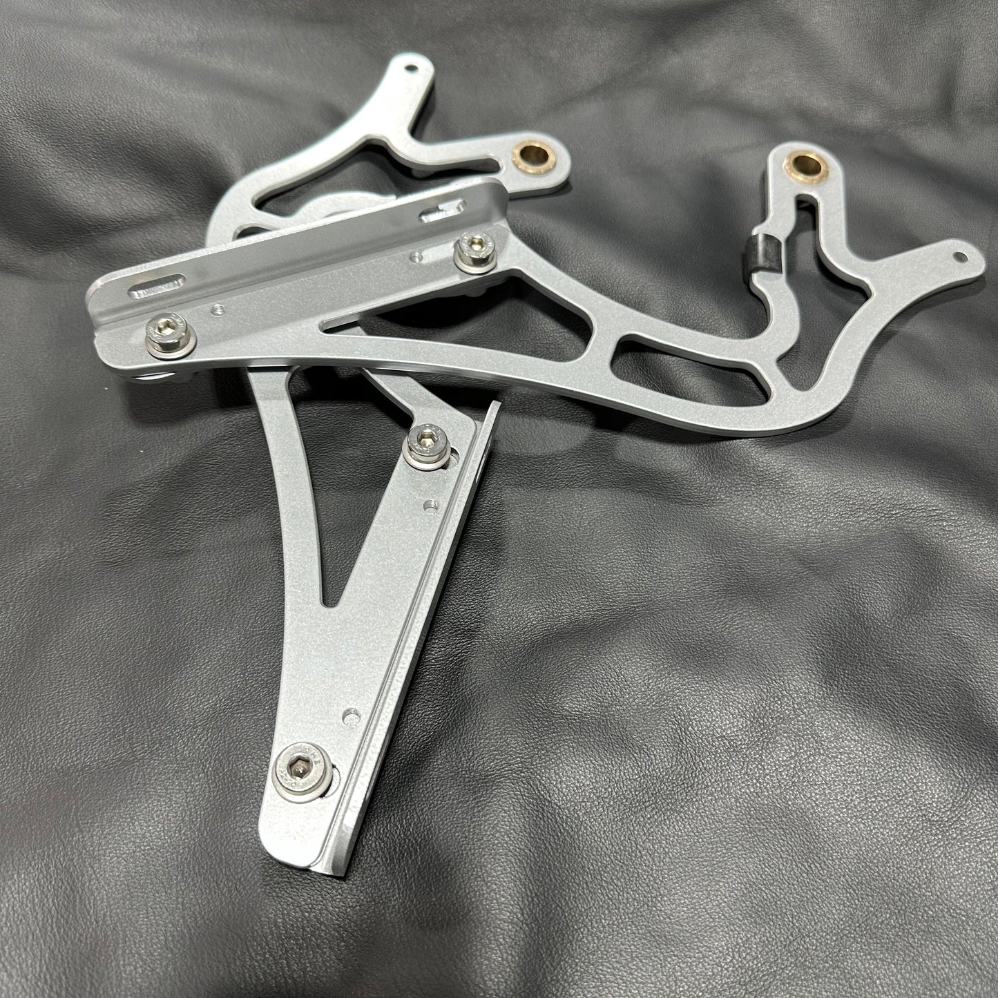 Slotted Decklid Hinges with Adjustable Quick Change Mounts