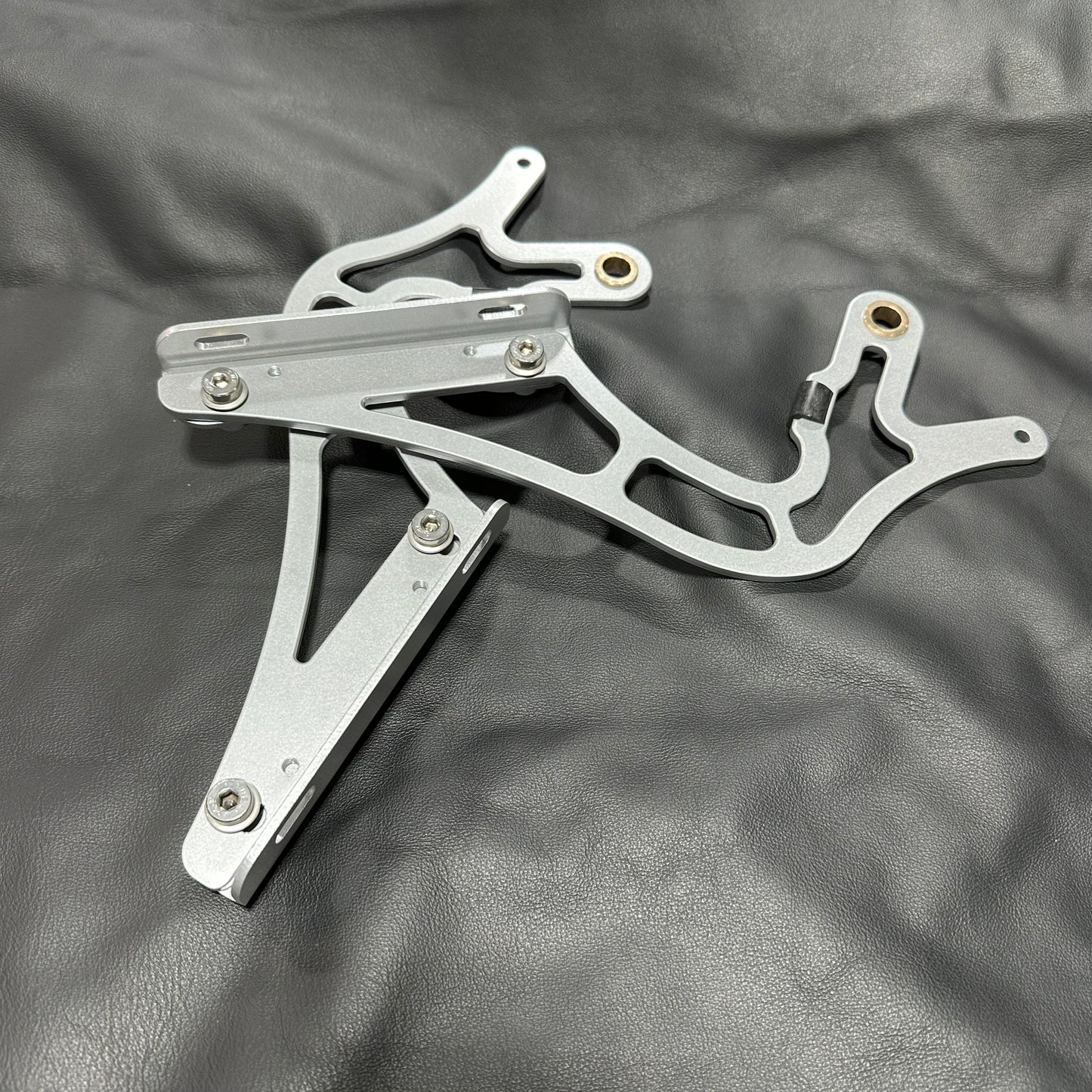Slotted Decklid Hinges with Adjustable Quick Change Mounts