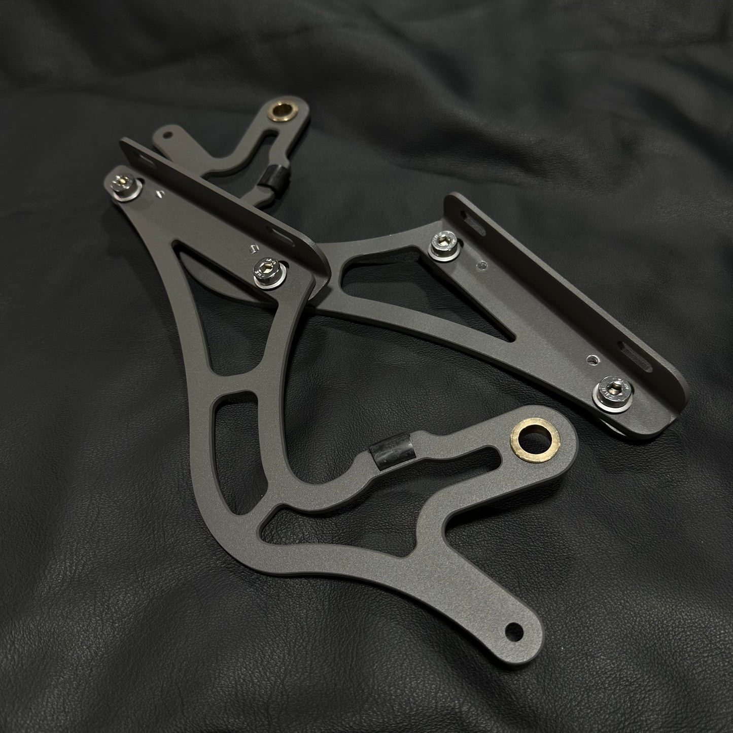 Slotted Decklid Hinges with Adjustable Quick Change Mounts